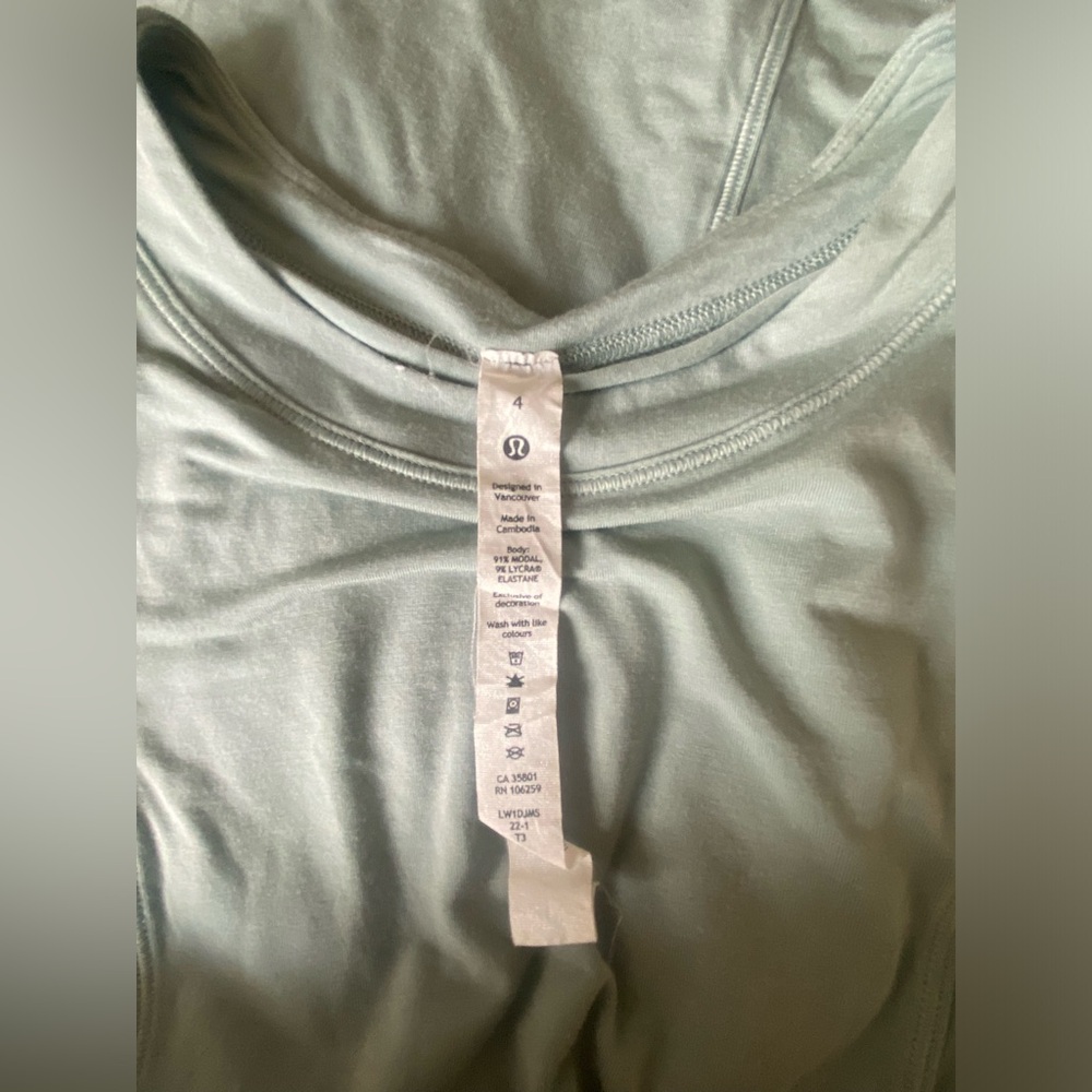 Lululemon Modal Pleated Shoulder Tank Top ~ Size 4 - Picture 6 of 6
